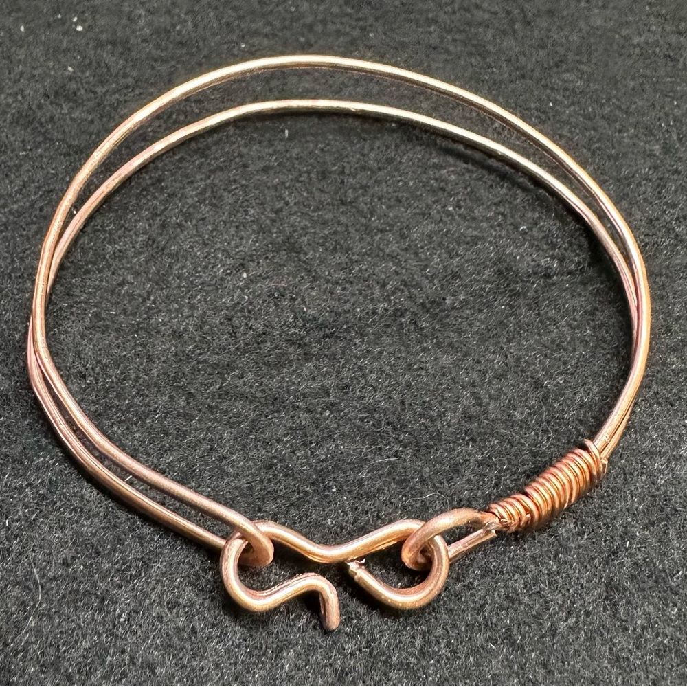 Elegant Copper Wire Bracelet